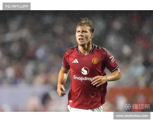 电讯报：曼联坚持引进谢什科的决心令人费解